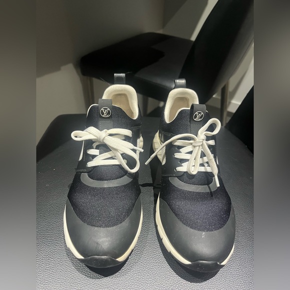 Lv women’s runners - Picture 4 of 12